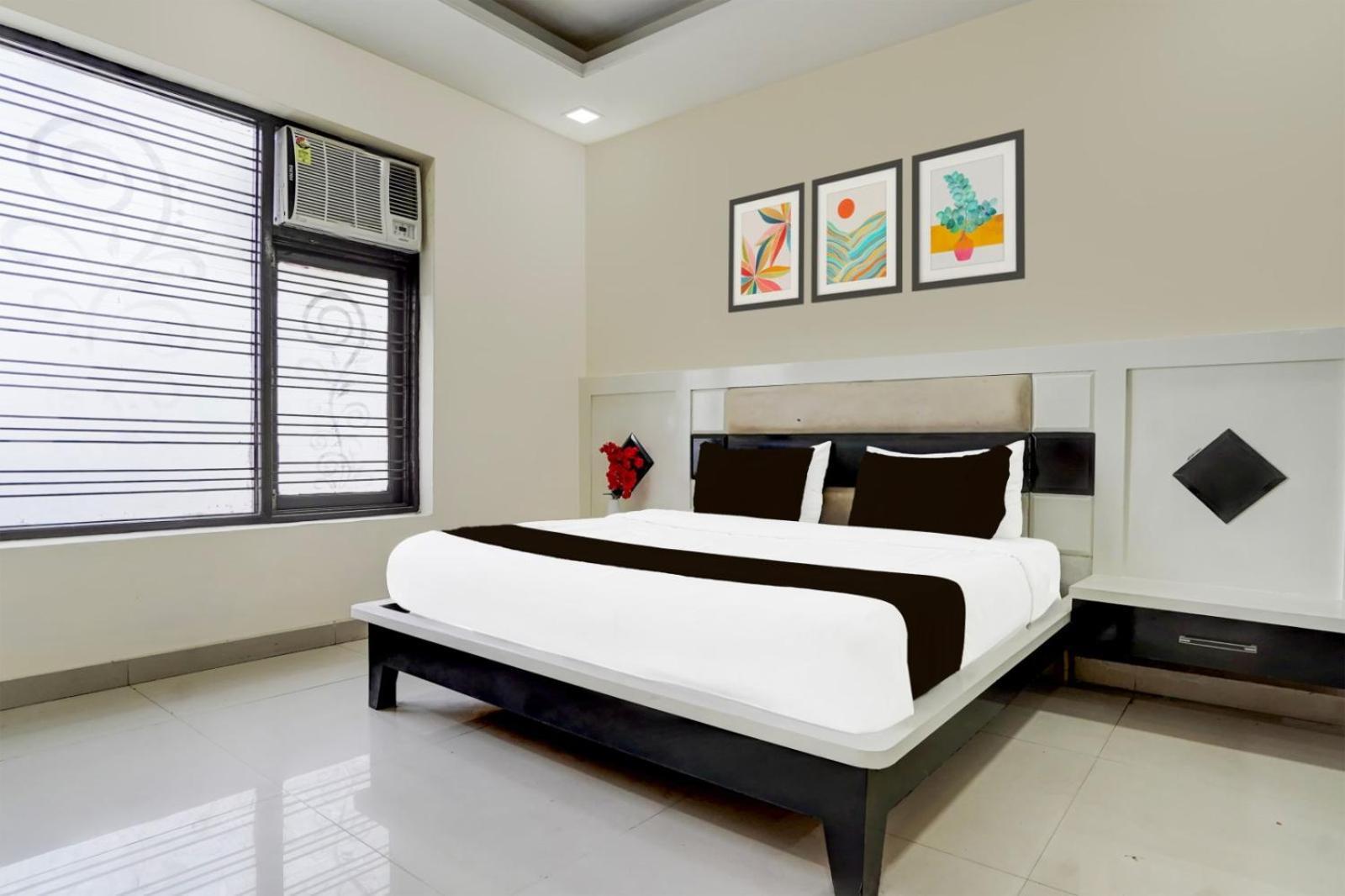 Hotel Aerotech Near Delhi Airport Нью-Дели Экстерьер фото